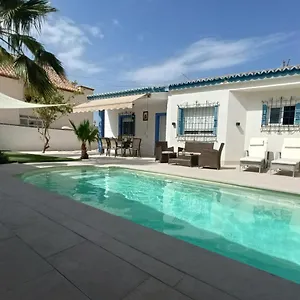 Villa Stunning In Aguadulce, Almeria Private Pool 400 Sqm Area 800m, Aguadulce (Almeria)